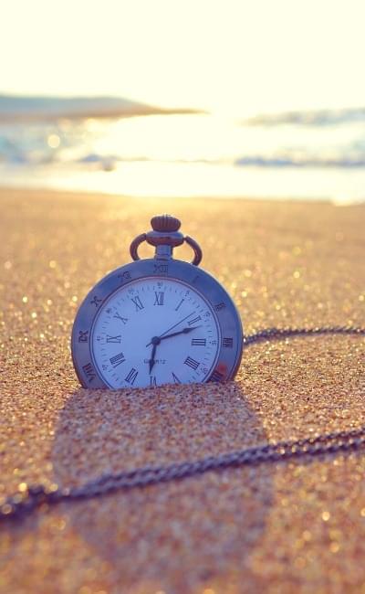 clock in sand